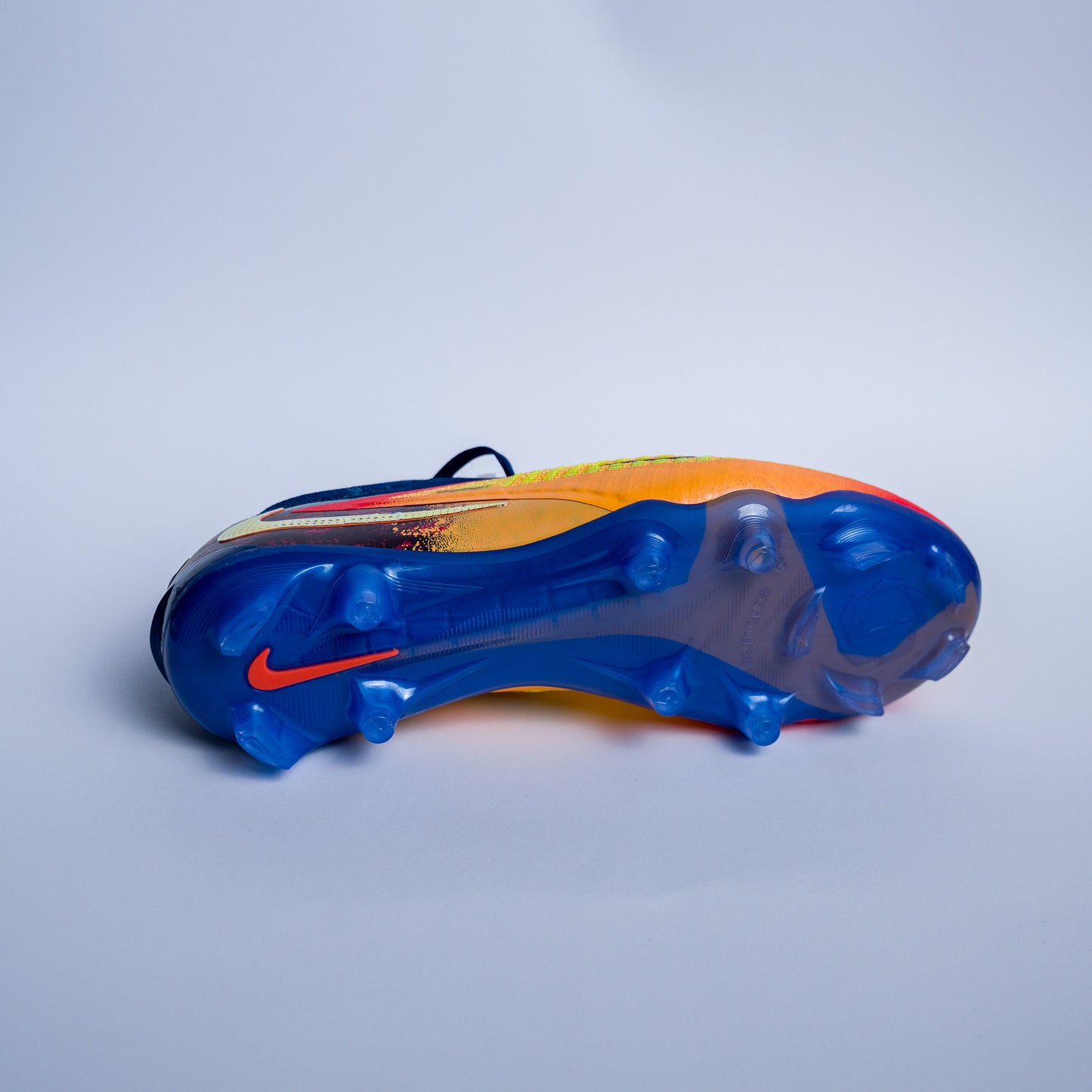 Phantom 6 Low Pro Firm-Ground Football Boot