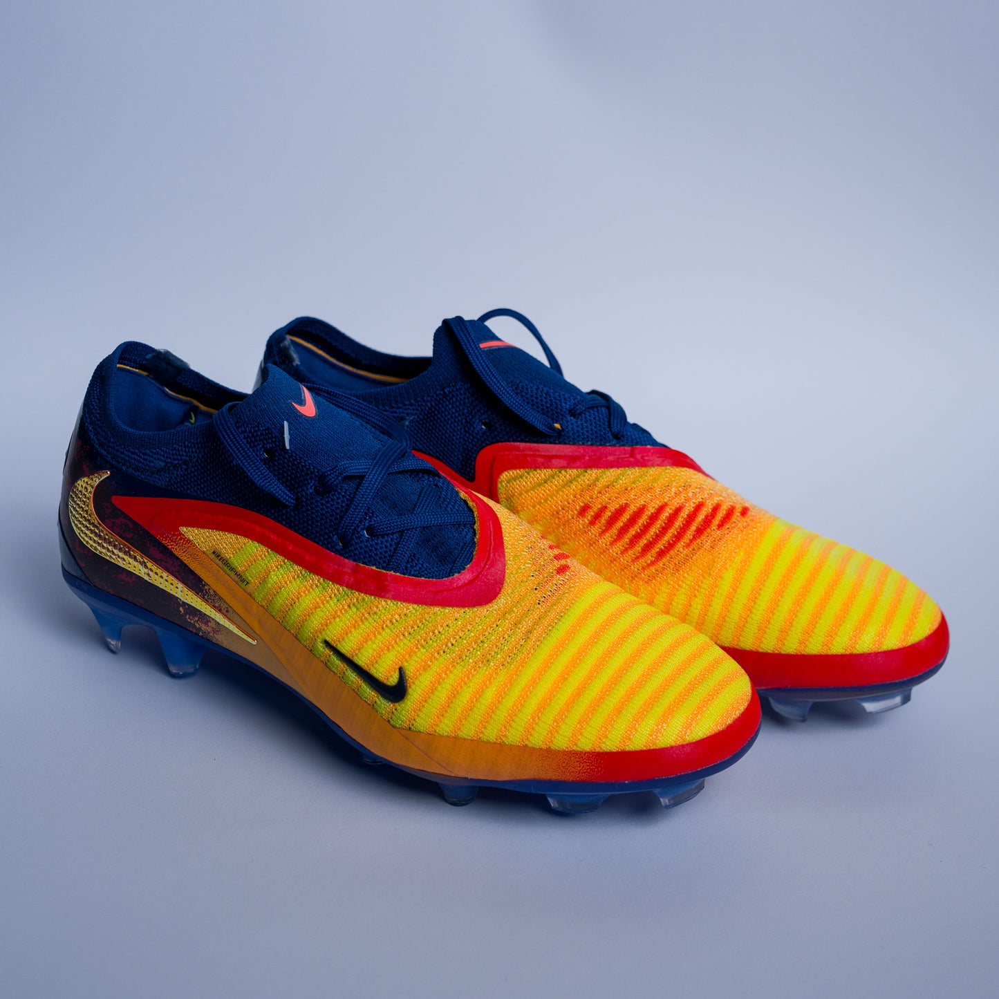 Phantom 6 Low Pro Firm-Ground Football Boot